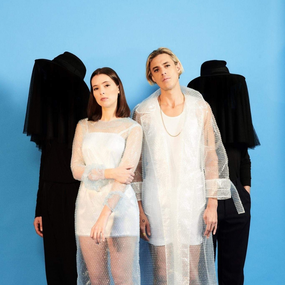 CONFIDENCE MAN