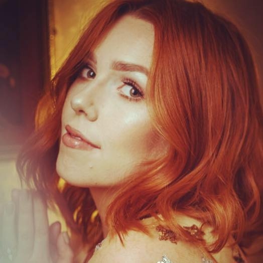 LAURA OAKES